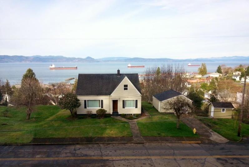 Astoria Painted Lady Historic Apt With River View! Luaran gambar