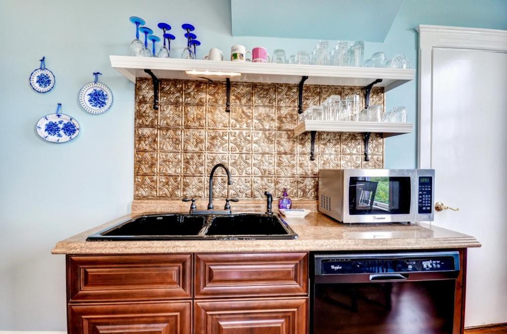 Astoria Painted Lady Historic Apt With River View! Luaran gambar