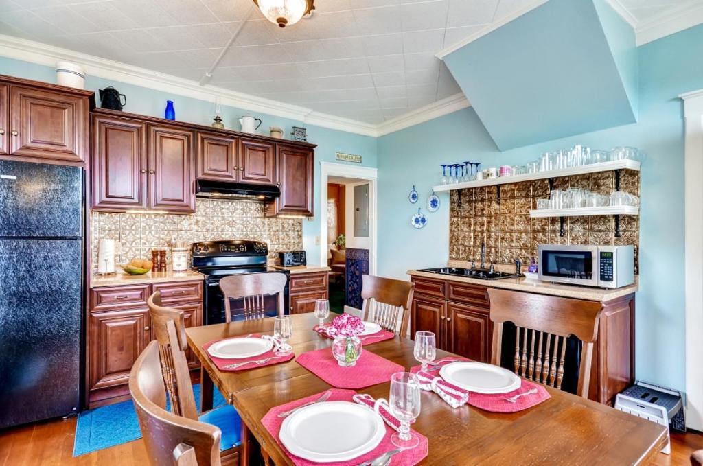 Astoria Painted Lady Historic Apt With River View! Luaran gambar